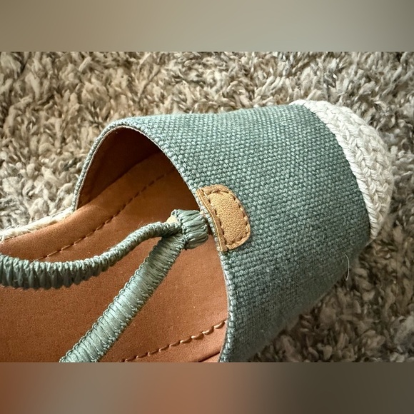 Cityclassified Green Espadrille Ankle Strap Shoes - Picture 8 of 9